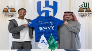 تعاقدات طويلة.. الهلال يضم مراد هوساوي وريان الدوسري حتى 2030